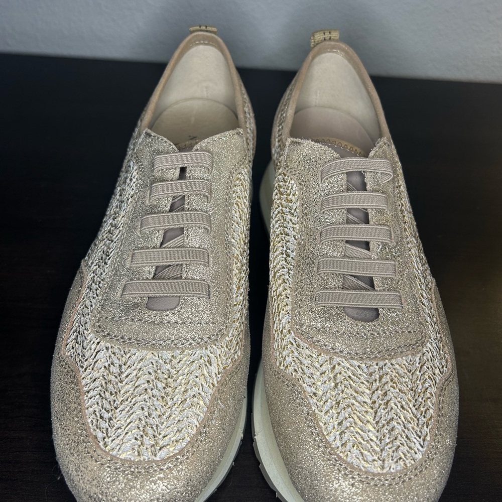 Elegant Women's Gold Raffia Sneakers